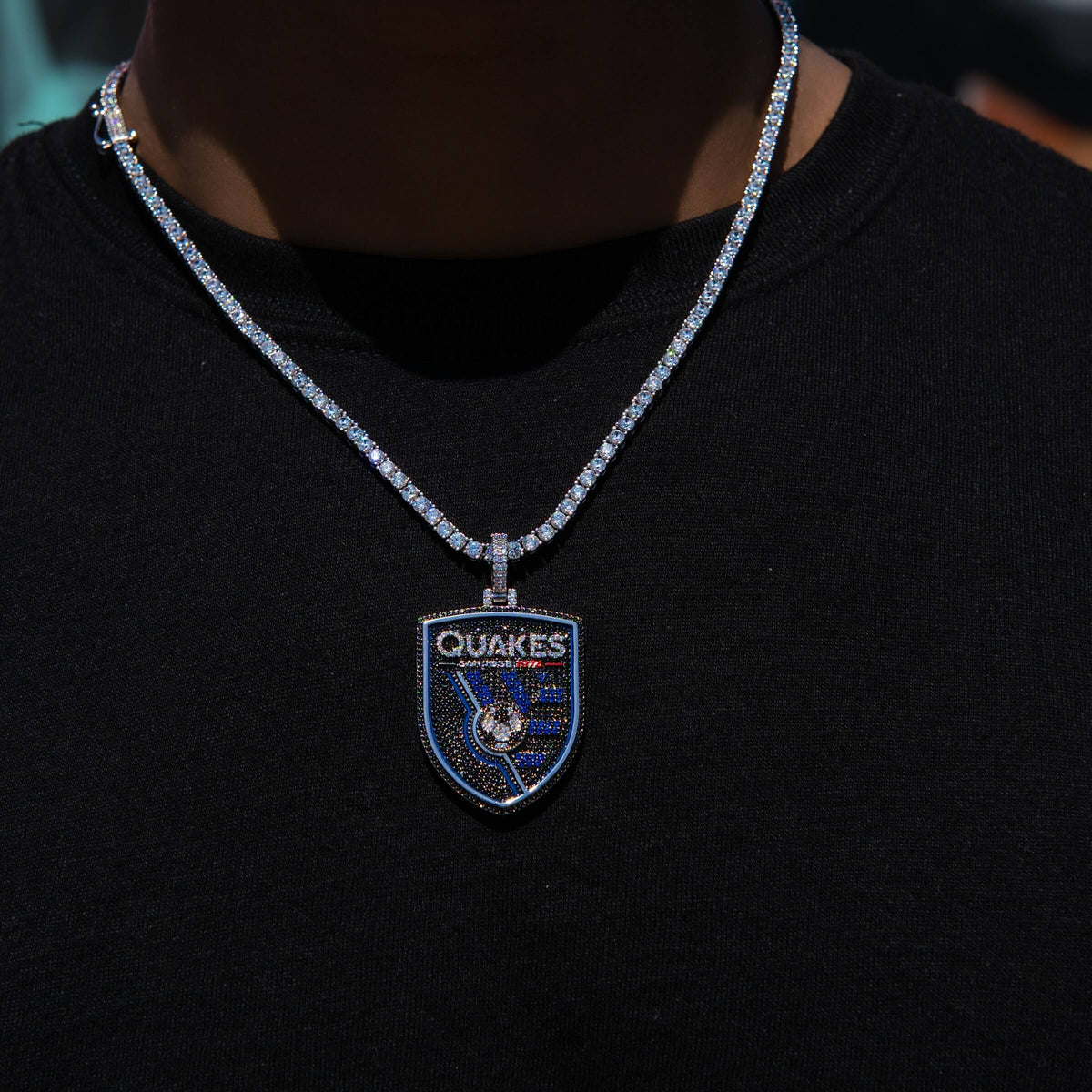 GLD Men San Jose Earthquakes Official MLS Logo Pendant in White Gold