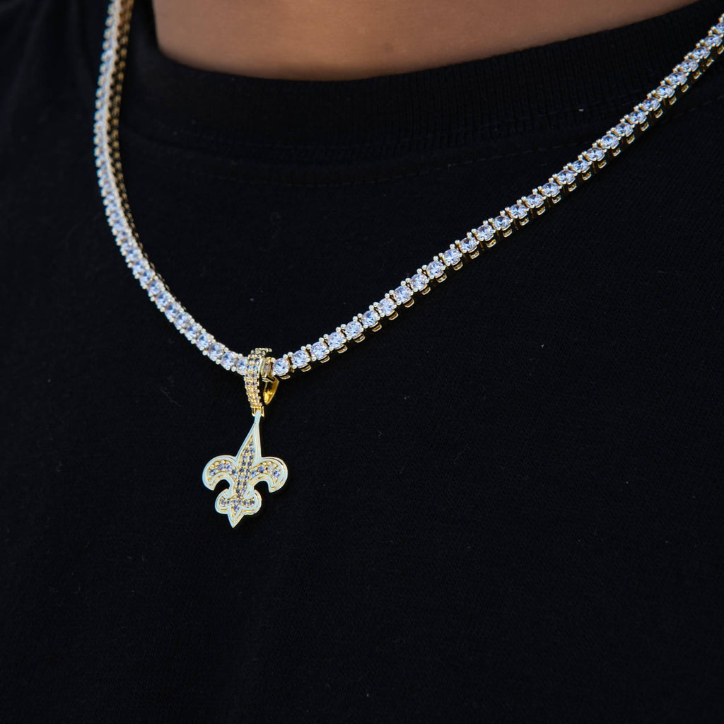 GLD Men New Orleans Saints Official NFL Micro Logo Solid Pendant in Yellow Gold