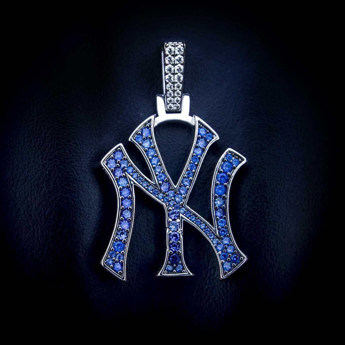 GLD PROMO New York Yankees Official MLB Logo Pendant in White Gold