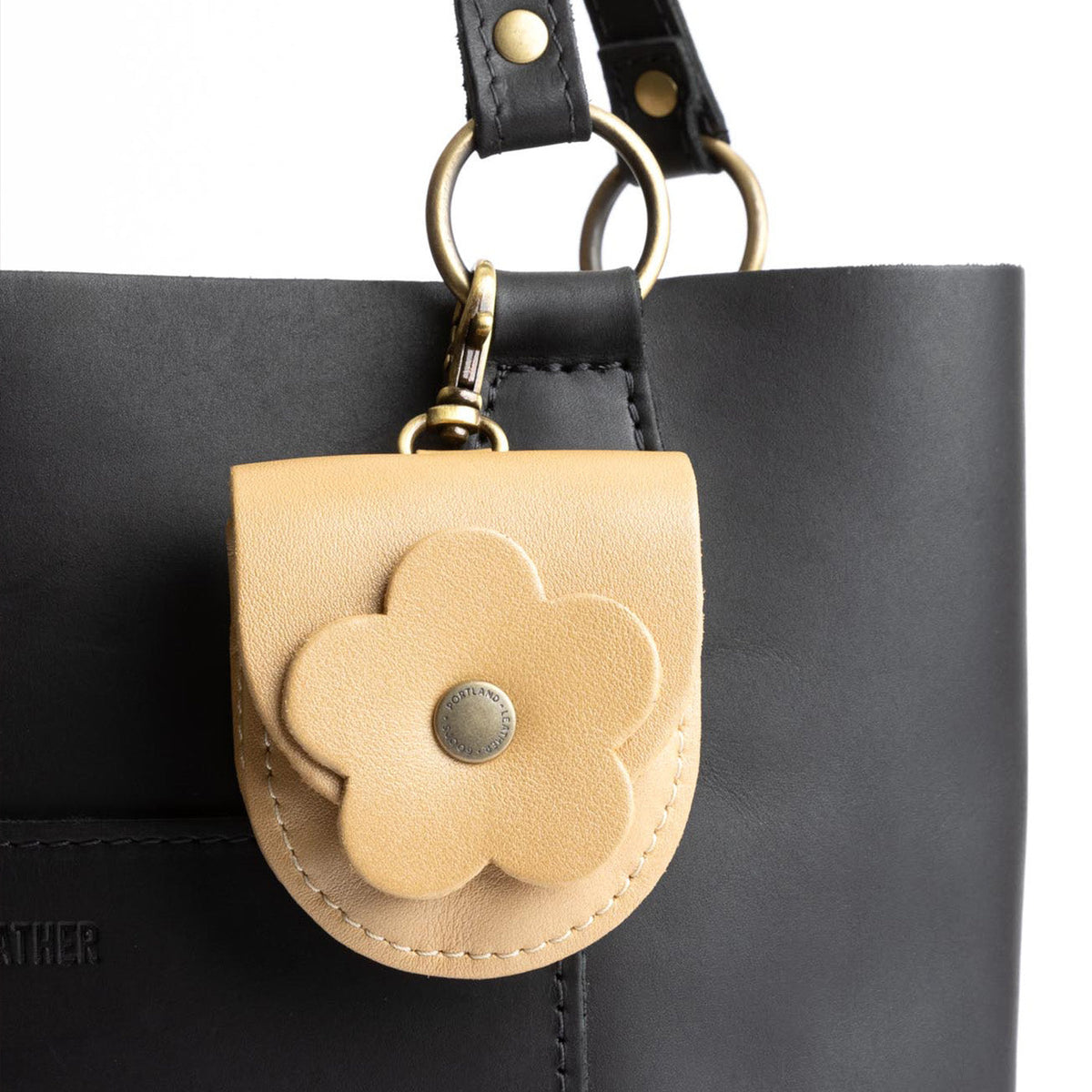 Petunia Pouch